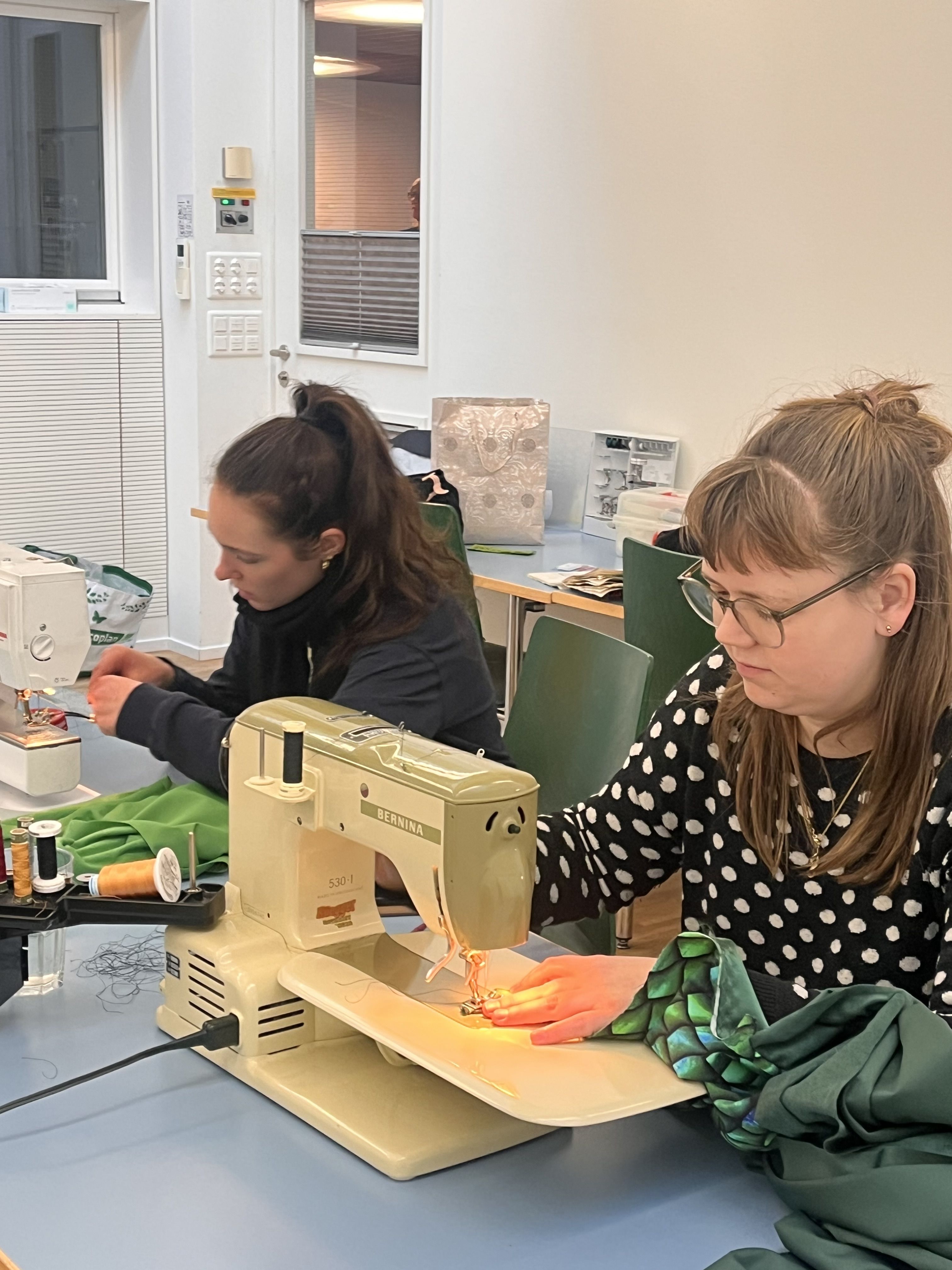 Kinderheim Titlisblick - Fasnachtskleider - 1.jpeg