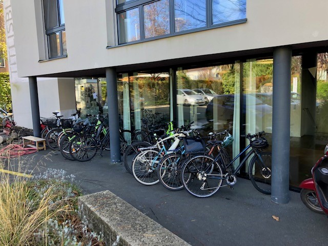 Velo parkieren 2.jpg