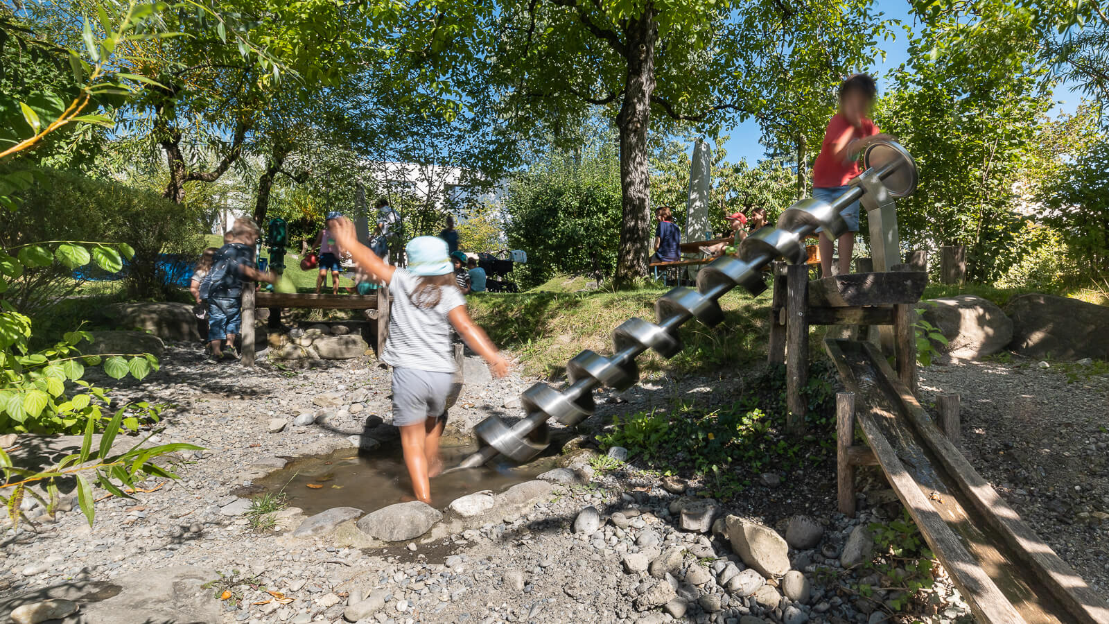 KinderheimTitlisblick-Aussen Wasser_web.jpg