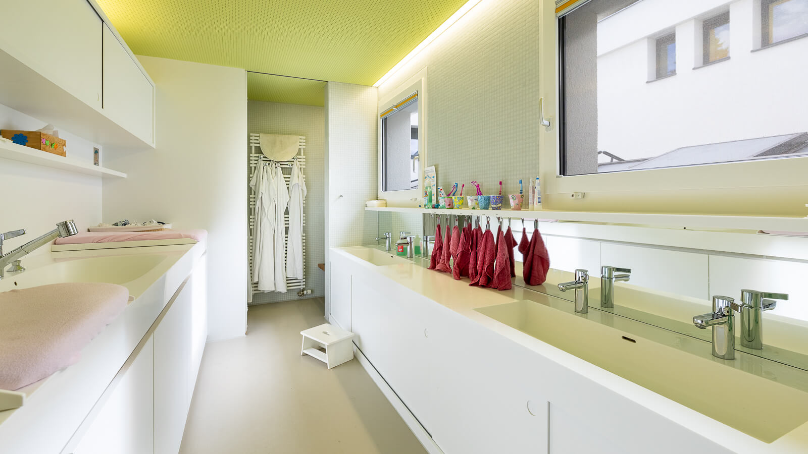 KinderheimTitlisblick-OG Bad WC_web.jpg